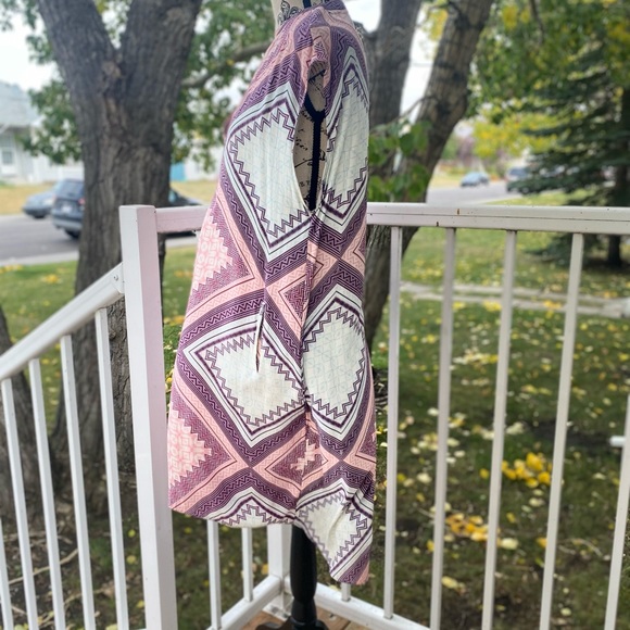 Charlie Jade Flowing Dress - Picture 9 of 11